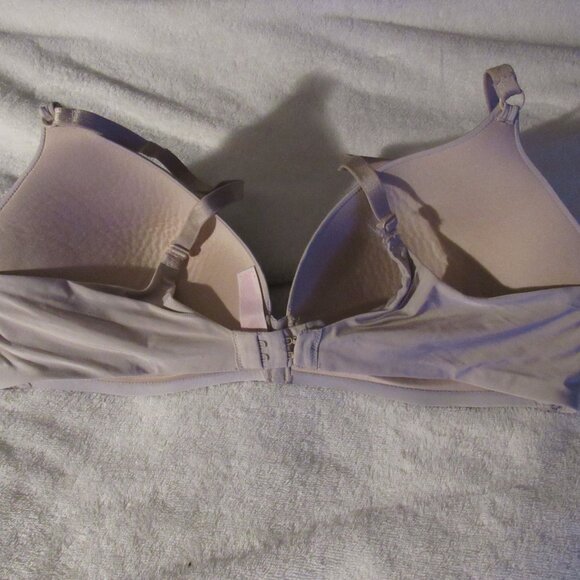 Victoria's Secret No Wire Bra 38C - Picture 4 of 7